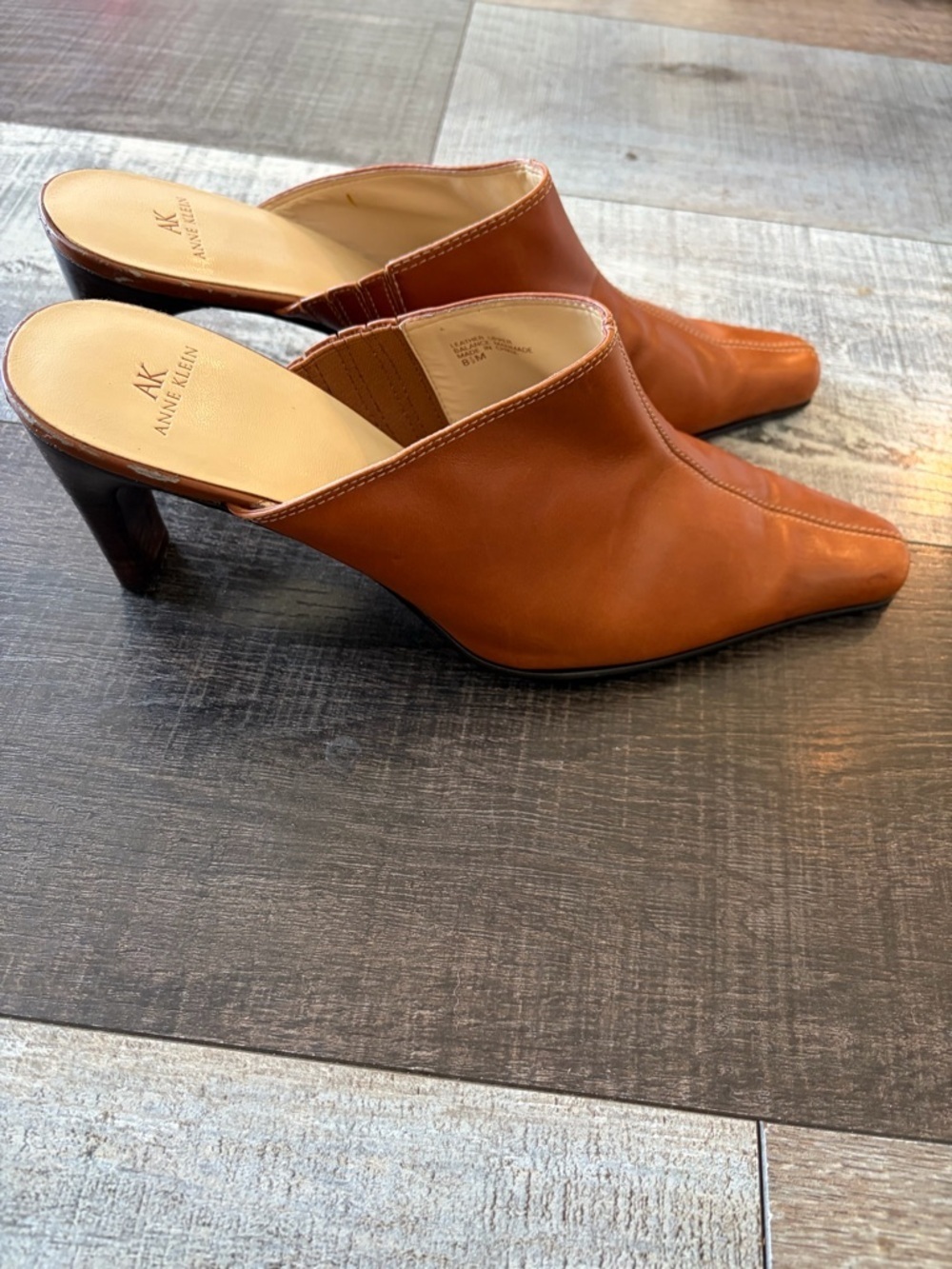 Anne Klein Leather Mule Heels Brown Square Toe Slip On Size 8.5 - Picture 3 of 8